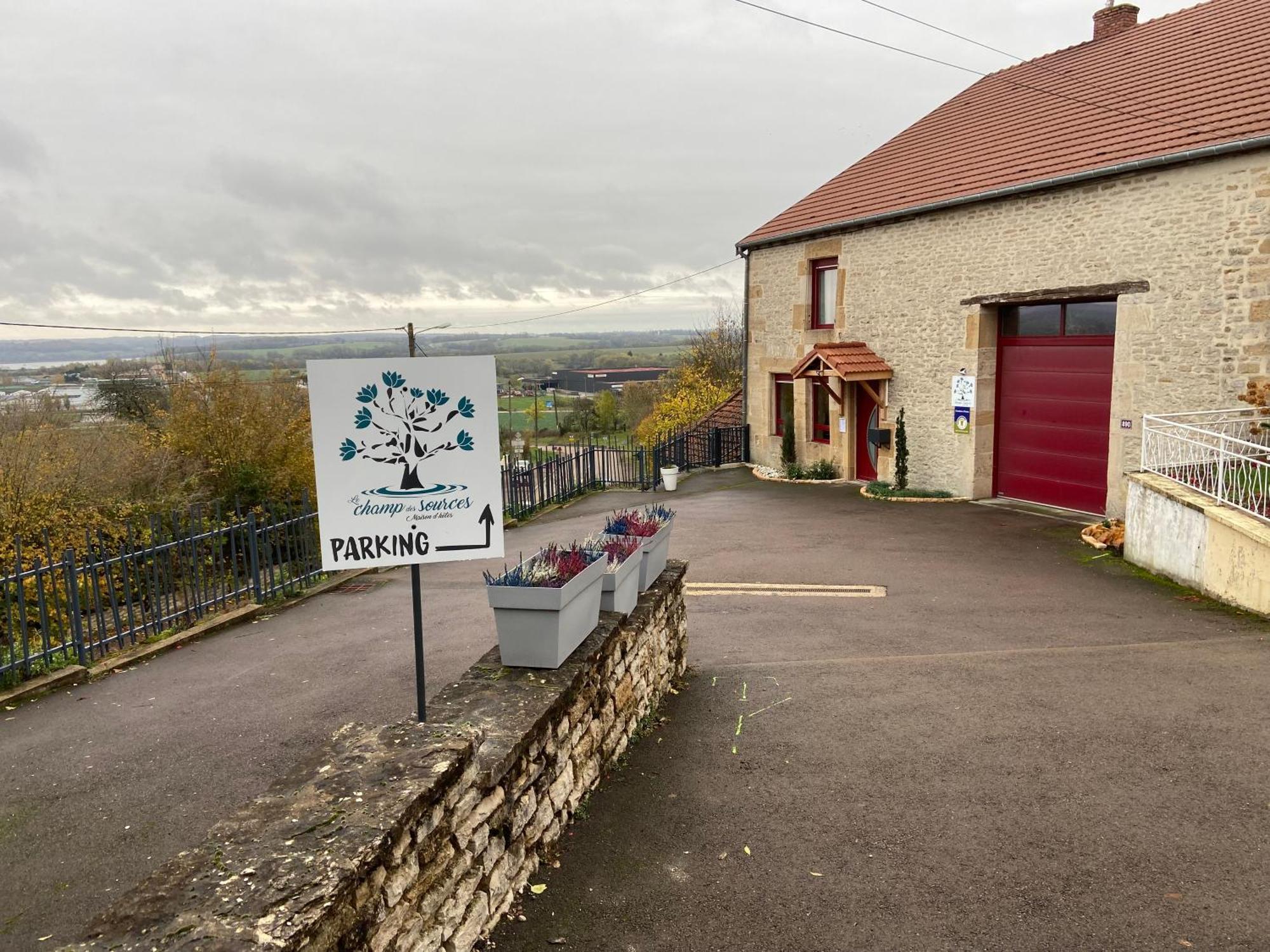Le Champ Des Sources Langres Exterior foto